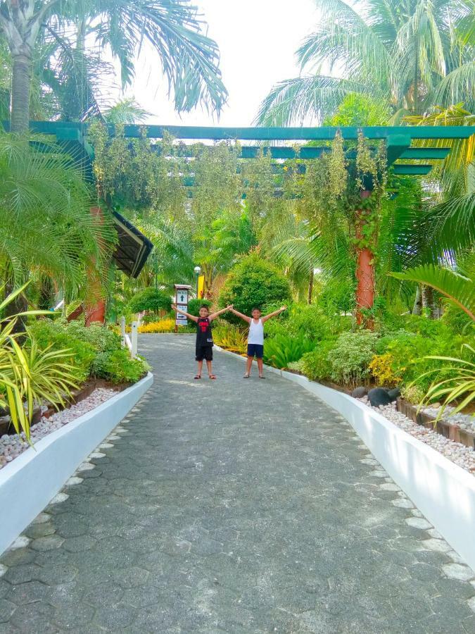 Paradise Island Park & Beach Resort Samal Ngoại thất bức ảnh